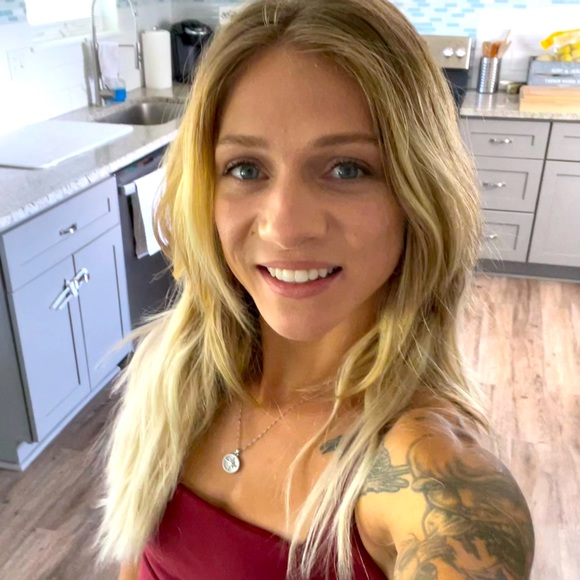 Meet your Posher, Cecelia - Picture 1 of 1